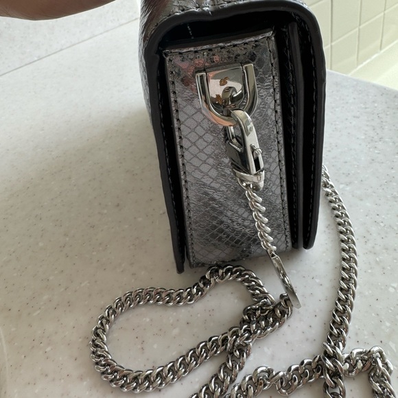 Michael Kors Silver Croc Crossbody bag - Picture 5 of 8